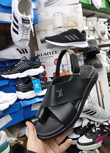  Louis Vuitton siyah deri sandalet erkek - Görsel 5