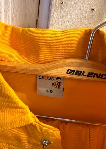 Sarı Düğmeli Çocuk Takım - Görsel 3