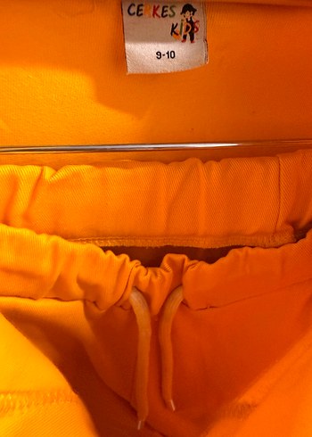 Sarı Düğmeli Çocuk Takım - Görsel 4