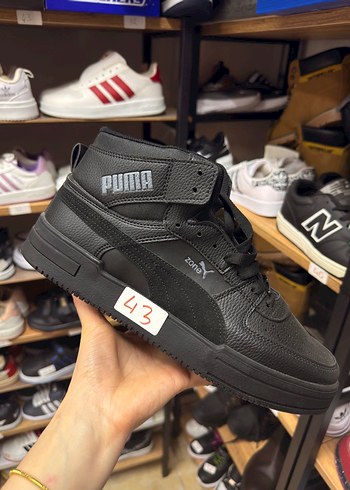 Puma Siyah Deri Gorunumlu Sneaker