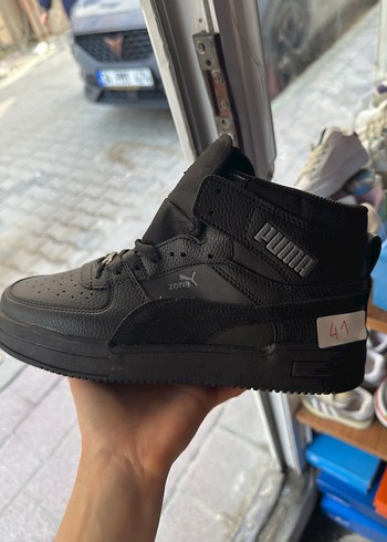Puma Siyah Deri Gorunumlu Sneaker