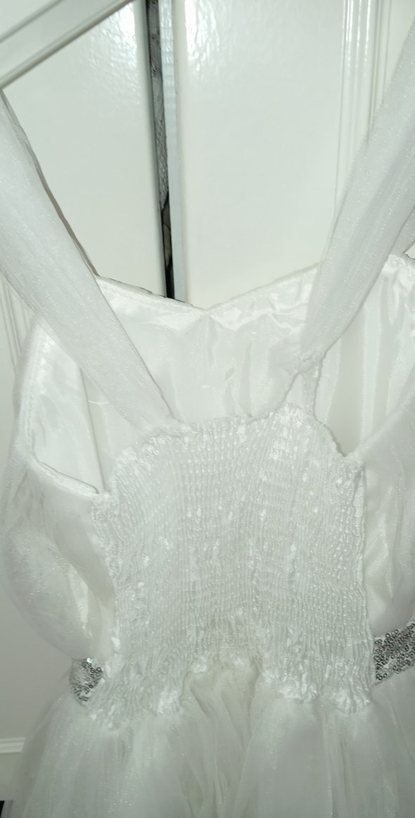 Kemer Detaylı Beyaz Klasik Kız Çocuk Elbisesi - Görsel 3