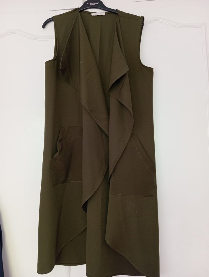 Kolsuz V Yaka Haki Uzun Elbise - Görsel 3