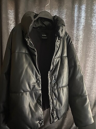 stradivarius şişme mont