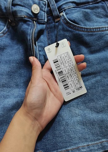 34 Beden mavi Renk lacivert şort