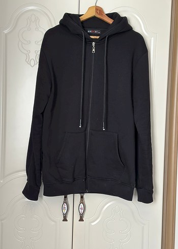 Siyah Kapüşonlu Fermuarlı Kadın Sweatshirt