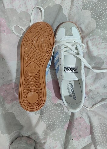 Adidas Acil paraya ihtiyacım var 