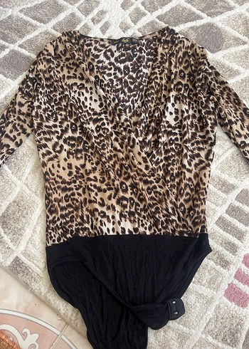Leopar Desenli V Yaka Kadın Body