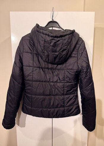 Kadın Siyah Kapüşonlu Kısa Kış Montu - Görsel 2