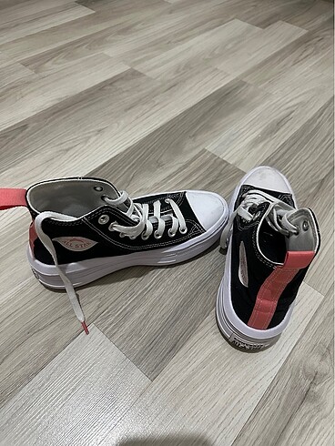 37 Beden Converse ayakkabı