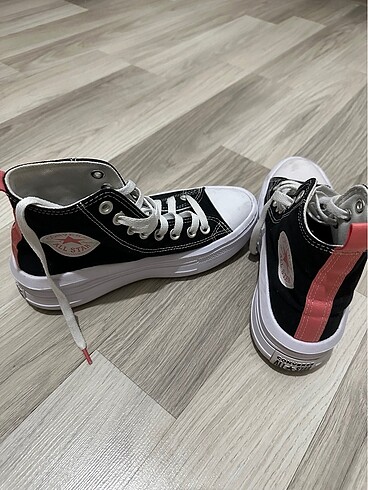 37 Beden siyah Renk Converse ayakkabı