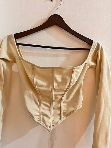 Milla korse crop top