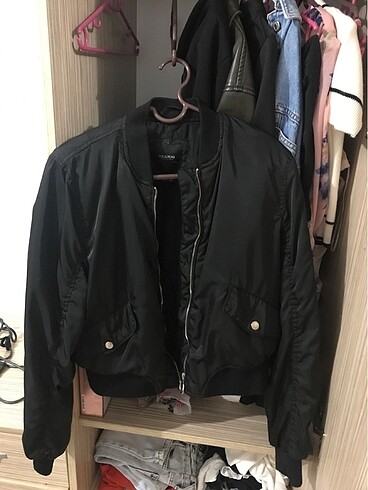 m Beden Pull Bear Siyah Bomber Ceket