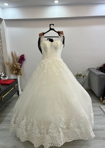 s Beden beyaz Renk Straplez Prenses Gelinlik Dantel Detaylı