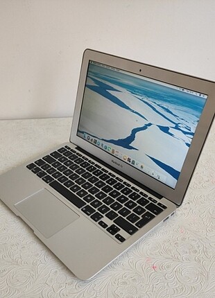 Macbook Air 2011 Yılı 11 İnç