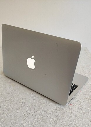  Beden Macbook Air 2011 Yılı 11 İnç