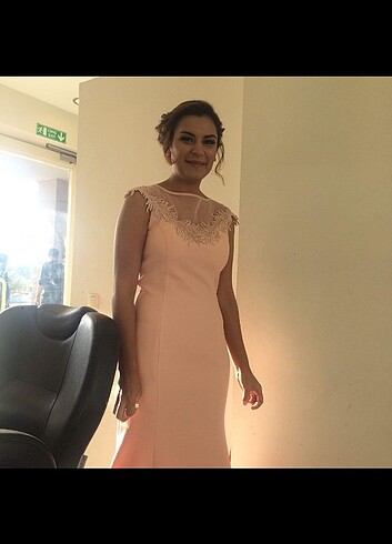 Nişan kiyafeti