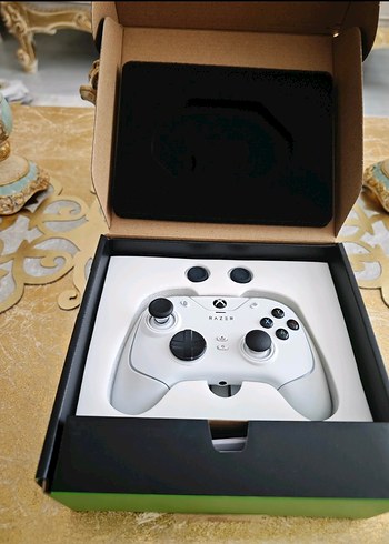Razer Wolverine V2 Chroma GamePad