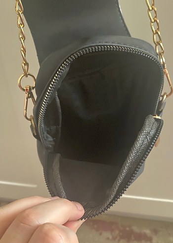 Zincir Detaylı Siyah Çanta - Görsel 3