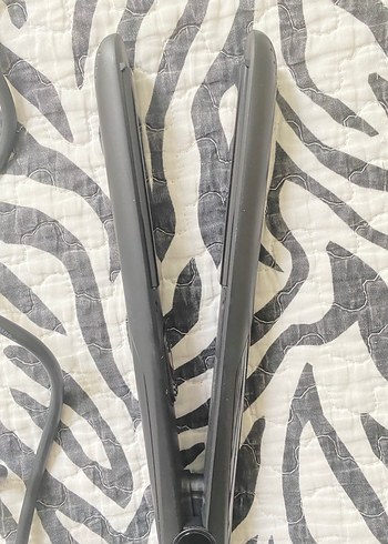 Siyah Gri Saç Düzleştirici - Görsel 2