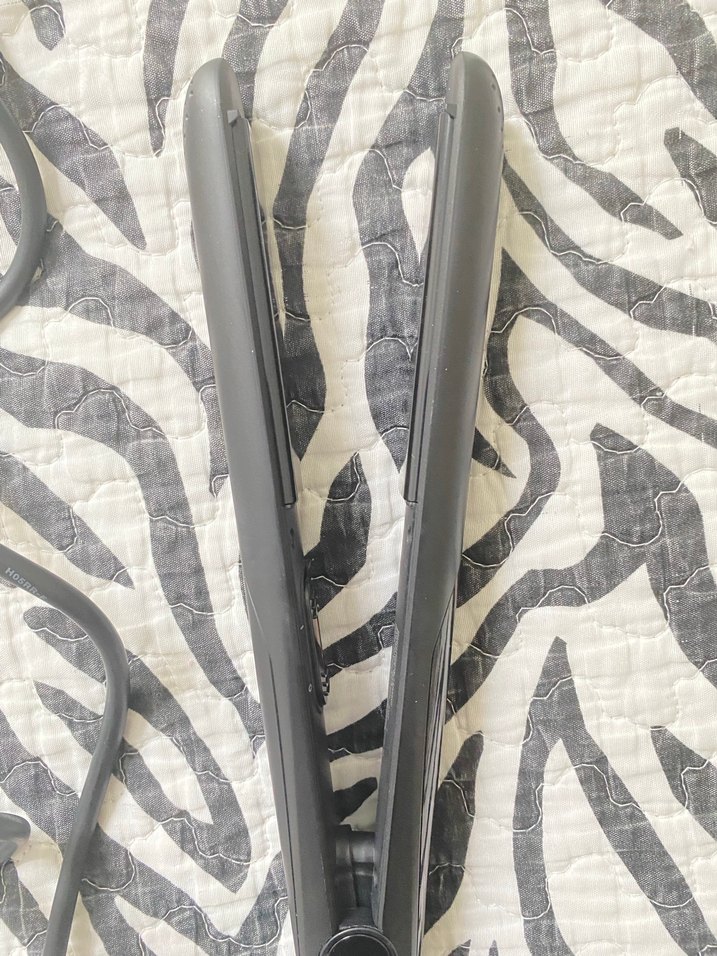 Siyah Gri Saç Düzleştirici - Görsel 2