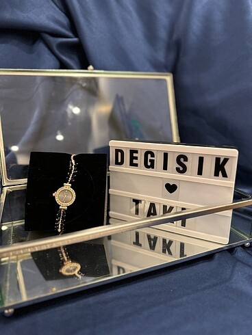 Kristal siyah taşlı asansörlü saat