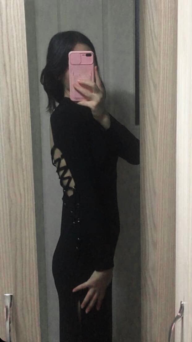 Sırt dekolteli yandan yırtmaçlı elbise - Görsel 3