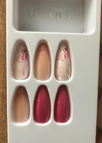 Gratis takma tırnak 160 lira - Görsel 3