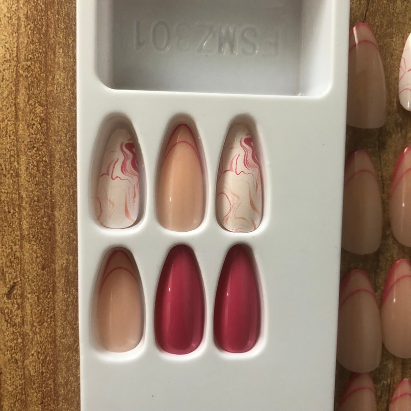 Gratis takma tırnak 160 lira - Görsel 3