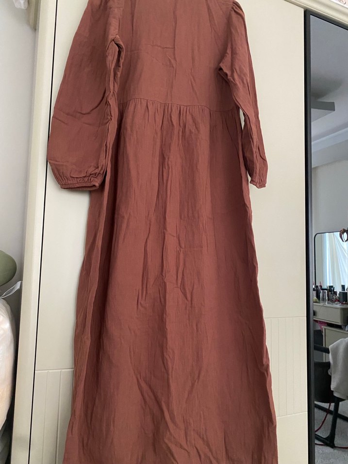 Bej Uzun Kollu Bol Kesim müslin  Elbise - Görsel 4