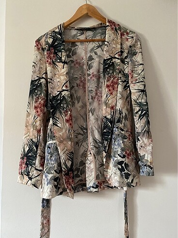 zara desenli ince blazer