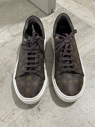 37 Beden Vakko monogram sneakers