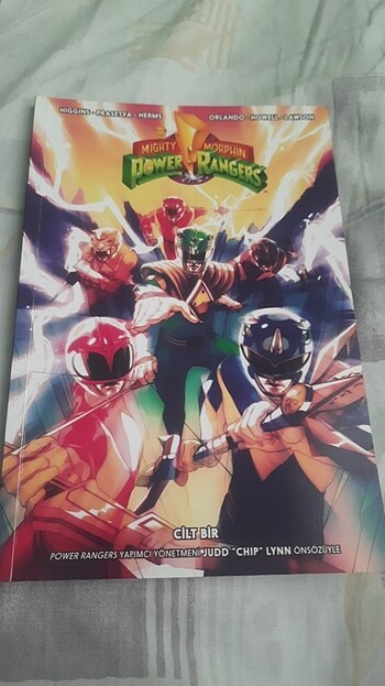 Power Rangers İlk Yıl Çizgi Roman Cilt 1 