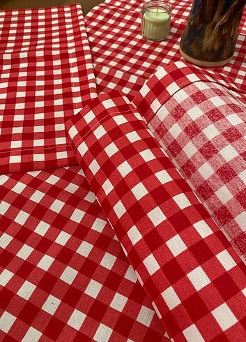 Diğer Kırmızı beyaz kareli runner ve 4 american servisi