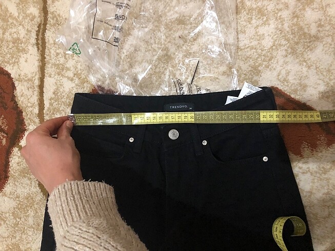 Trendyolmilla yırtmaçlı jean
