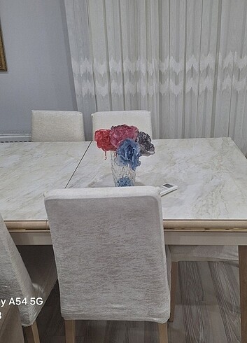 İstikbal elizya model yemek masasi