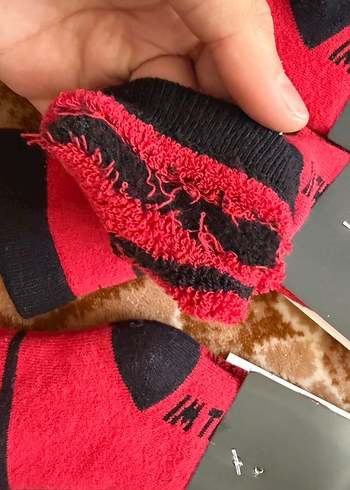 Kırmızı Baskılı Erkek Çorabı - Görsel 3