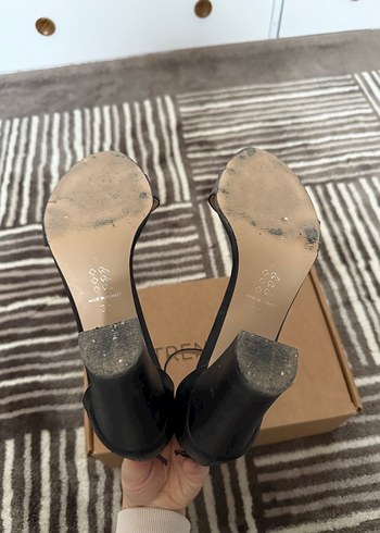 Klasik Siyah Tokalı Topuklu Kadın Ayakkabı - Görsel 5