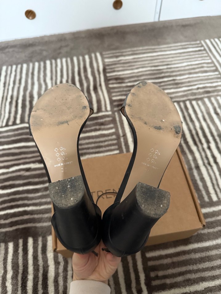 Klasik Siyah Tokalı Topuklu Kadın Ayakkabı - Görsel 5