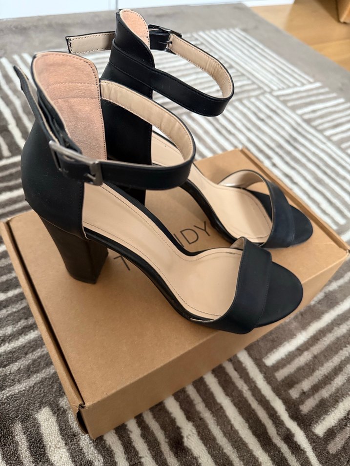 Klasik Siyah Tokalı Topuklu Kadın Ayakkabı - Görsel 2