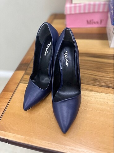 Lacivert Şık Stiletto