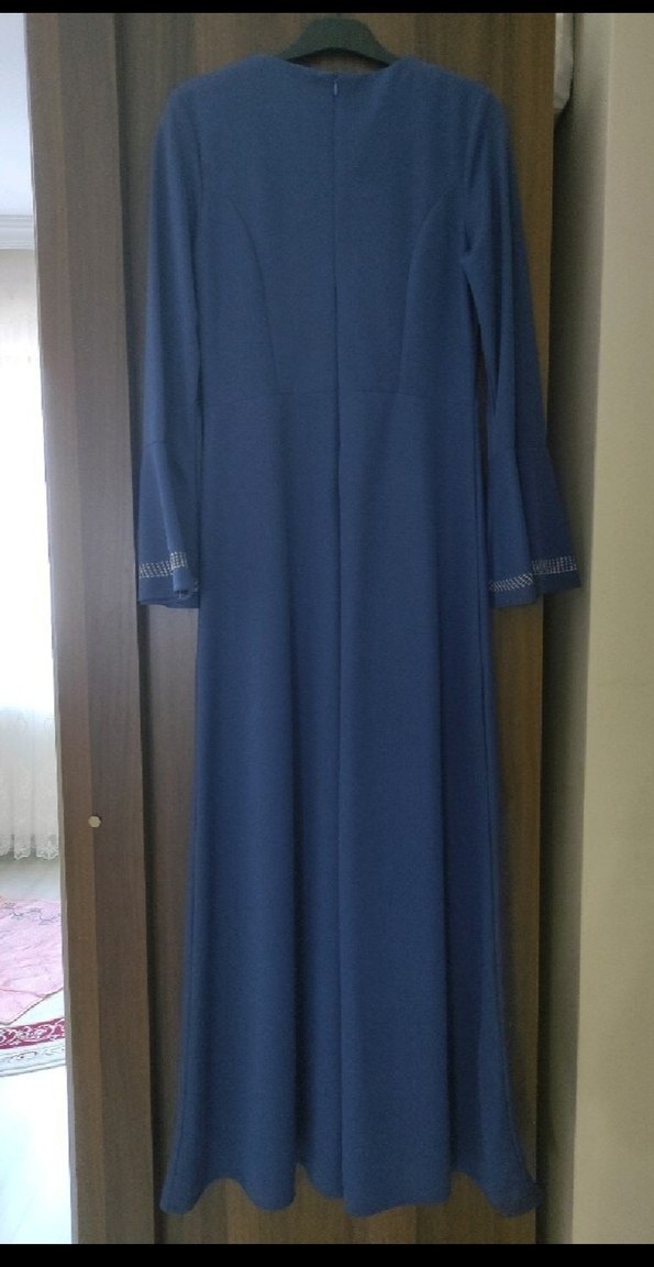 Mavi Nakışlı Uzun Kollu Uzun Elbise - Görsel 2