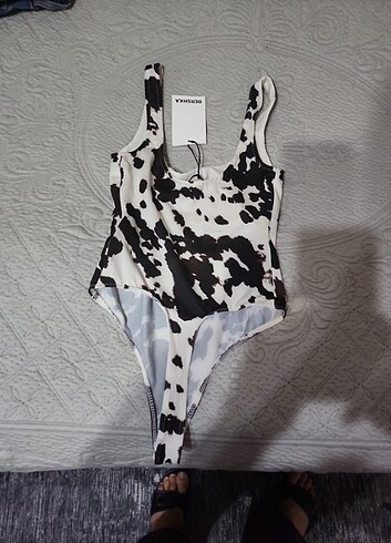 BERSHKA 