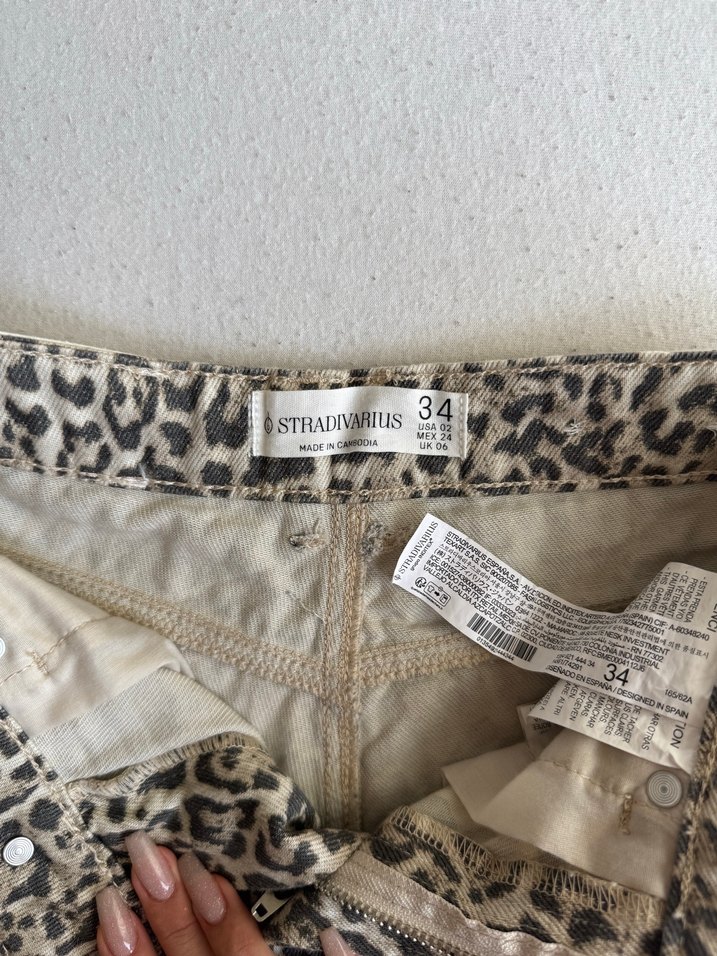 Stradivarius Yüksek Bel leopar Mini Şort - Görsel 3