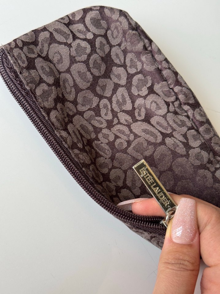 Estee Lauder makyaj çantası - Görsel 3