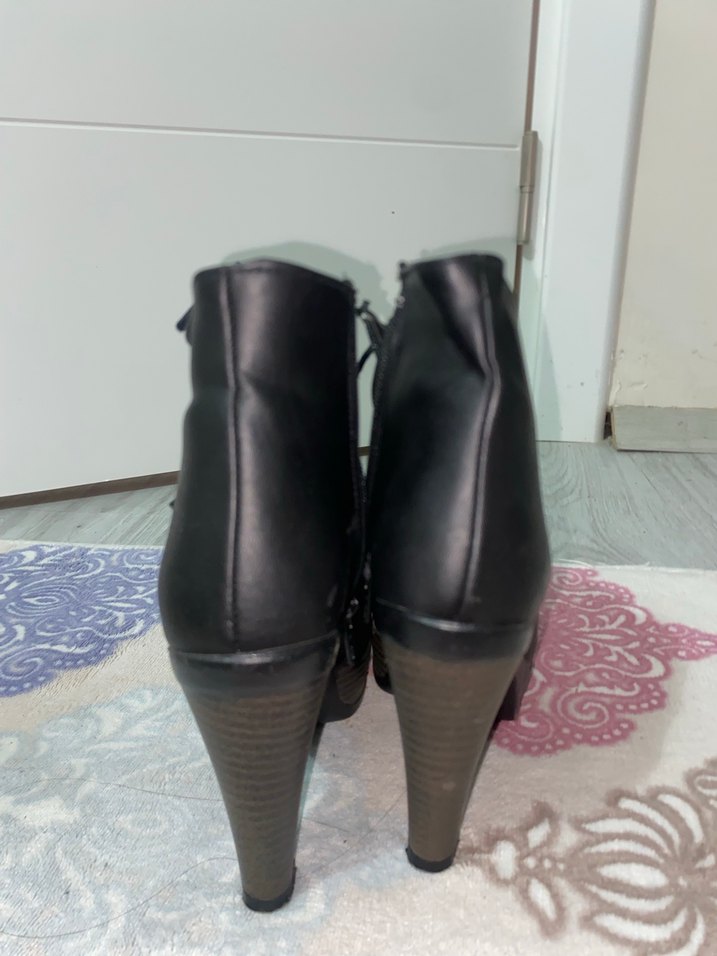 Siyah Deri Kemerli Gizli Topuklu Bot - Görsel 3