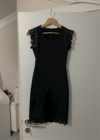 Dantel Detaylı Siyah Midi Gösterişli Elbise - Görsel 2