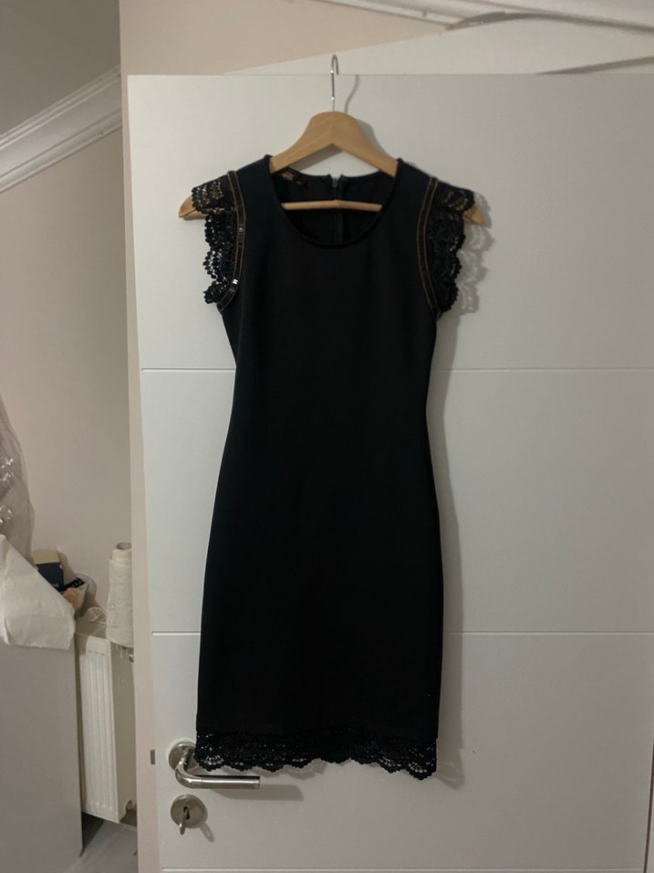 Dantel Detaylı Siyah Midi Gösterişli Elbise - Görsel 2