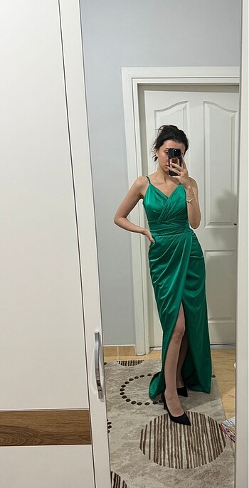 Zara Yeşil saten elbise