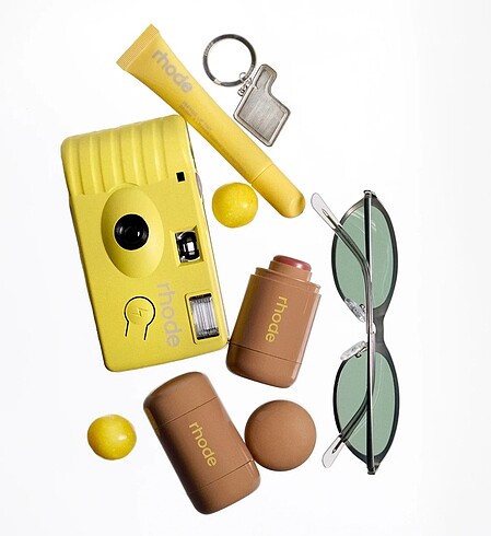  Beden Rhode the Summer Kit ve allık